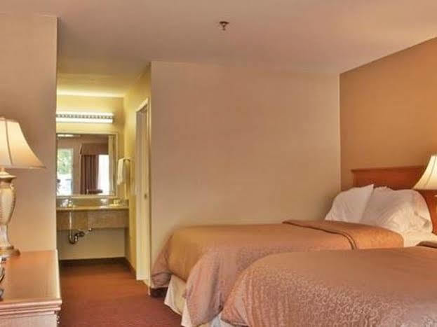 Burbank Inn And Suites Eksteriør billede