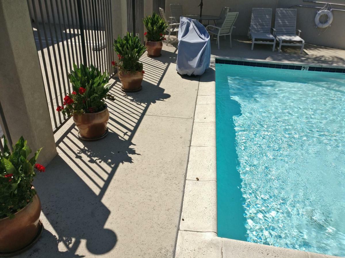 Burbank Inn And Suites Eksteriør billede