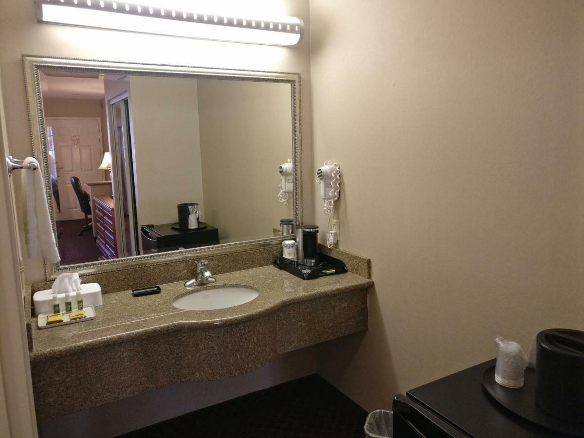 Burbank Inn And Suites Eksteriør billede